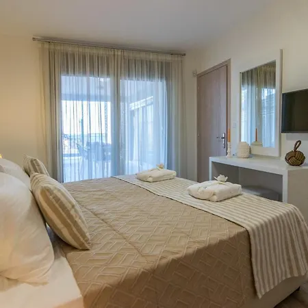 Ilianthos Villa *